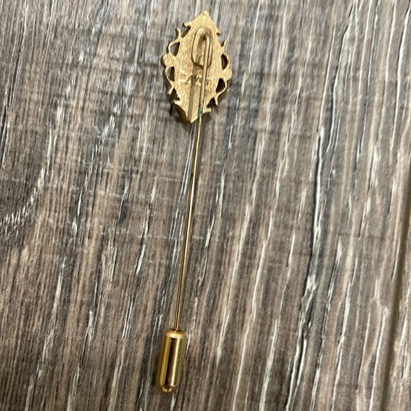 Vintage Avon Cameo Stick Pin Hair Goldtone - Picture 2 of 3